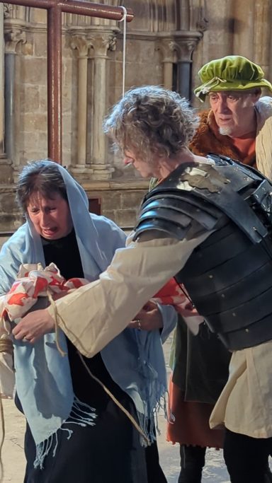 Mary receives Jesus' body